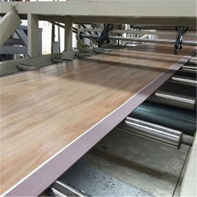 SPC parquetant faisant à machine SPC la qualité en plastique de machine de production de plancher service après-vente
