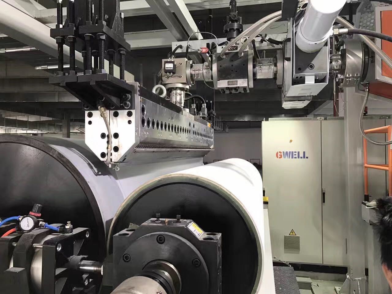 Derniers blogs de l'entreprise sur Problèmes courants et conseils d'optimisation pour les lignes d'extrusion de film d'encapsulation solaire EVA