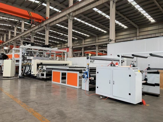 acheter Ligne d'extrusion de film coulé EVA / POE pour l'encapsulation de panneaux solaires Vitesse maximale de ligne 16 m/s online manufacture