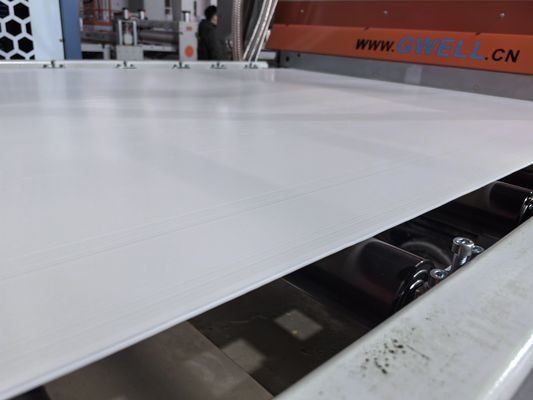 acheter GWELL PP ligne d'extrusion de plaque à section creuse pour une largeur de 1220 mm à 2400 mm et une épaisseur de 2 à 10 mm avec conception à vis simple ou double online manufacture