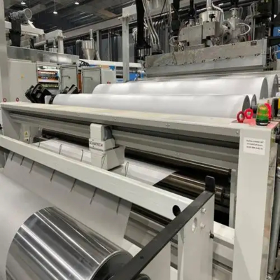 acheter Ligne d'extrusion de film solaire GWELL EVA 15m/min Co-extrusion EPE (EVA-POE-EVA) pour la production de film solaire online manufacture