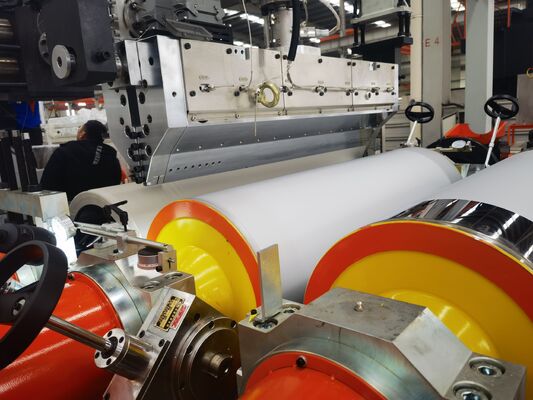 acheter Ligne d'extrusion de film moulé en TPU de 1000 à 2000 mm de largeur et extrudeuse à vis unique pour film étanche stratifié avec tissu online manufacture