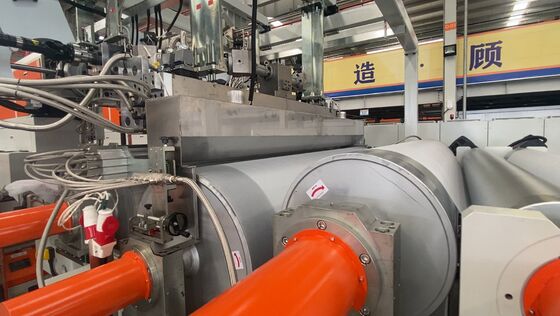 acheter Ligne d'extrusion de film solaire EVA de 2600 mm de large avec une sortie de 300 à 700 kg/h et un taux de rétrécissement ≤ 2% pour l'encapsulation stable de panneaux solaires online manufacture