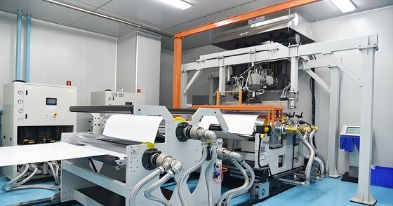 acheter Ligne d'extrusion de feuille décorative PETG avec une sortie de 600 kg/h et une plage d'épaisseur de 0,2-2 mm pour la structure à trois couches GAG online manufacture