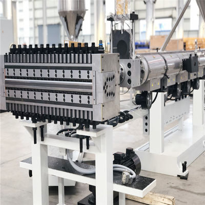 acheter Feuille de cavité de pp faisant à PE de machine la ligne creuse extrusion d'extrusion de conseil de profil de cavité online manufacture